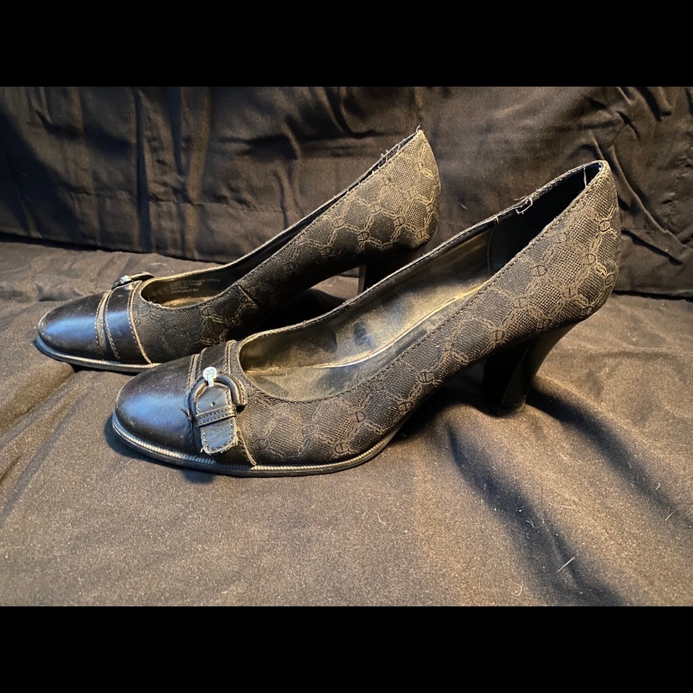 Back heels - Picture 3 of 3